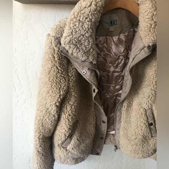 Kut from the Kloth|Tan Teddy jacket with front pockets•••Perfect for fall/winter - Picture 4 of 15